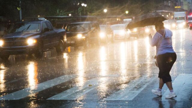 Blown red lights don’t represent biggest danger for pedestrians in New Orleans, report says